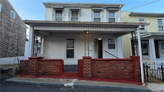 1435 Hemlock St, Coal Township, PA 17866