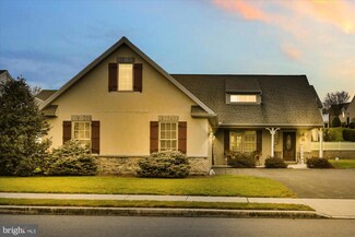 923 Cambridge Dr Unit 104, Manheim, PA 17545