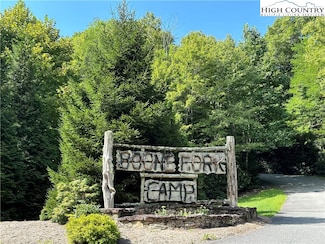 28 Chickasaw Trail, Blowing Rock, NC 28605