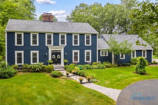 2559 Edgehill Rd, Ottawa Hills, OH 43615