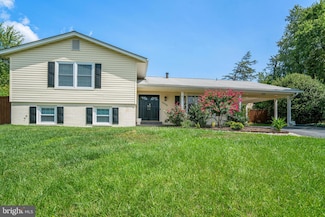 6820 Wheatley Ct, Falls Church, VA 22042