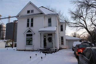 229 W Madison St, Moweaqua, IL 62550