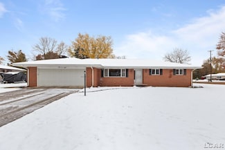 108 River Dr, Blissfield, MI 49228