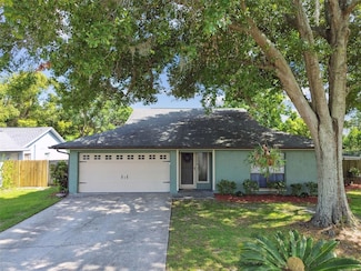 17701 Sunrise Dr, Lutz, FL 33549
