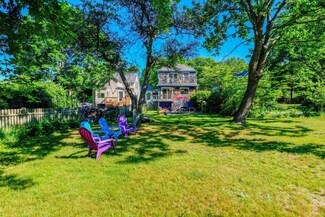 71 Central Ave, Peaks Island, ME 04108