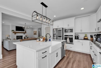 7815 Raleigh Dr, Trussville, AL 35173