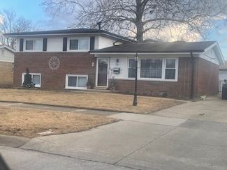 90 Peyton Dr, Chicago Heights, IL 60411