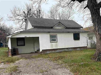 813 Birch St, Perry, OK 73077