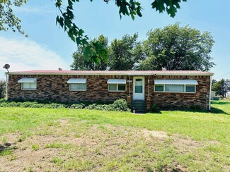 48513 S County Road 275, Lahoma, OK 73754