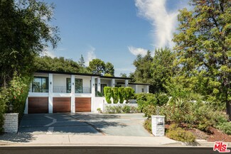 21334 Mulholland Dr, Woodland Hills, CA 91364