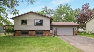 2832 Wellington Dr E, Eau Claire, WI 54703