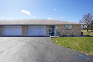 2101 Stonehedge Ct Unit 12, Findlay, OH 45840