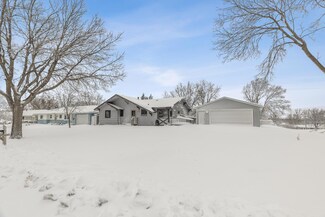 8867 Hallmark Ave S, Cottage Grove, MN 55016
