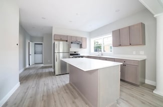 566-572 Main St Unit 205, Shrewsbury, MA 01545