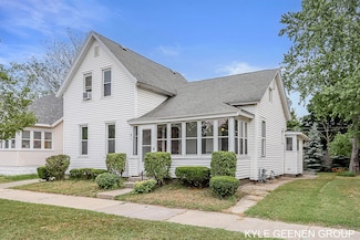 25 W 14th St, Holland, MI 49423