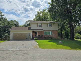 707 W Brown Ave, Hillsboro, IL 62049