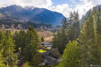 1574 Hillside Dr SE, Issaquah, WA 98027