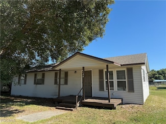 1154 Gamble St NW, Moore Haven, FL 33471