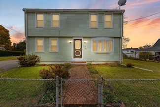 9 Jefferson St, Taunton, MA 02780