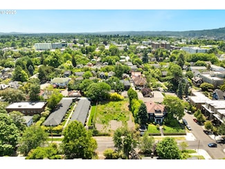 2226 NE Weidler St, Portland, OR 97232