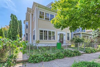 638 Hague Ave, Saint Paul, MN 55104