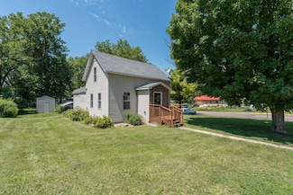 415 8th St N, Mountain Lake, MN 56159