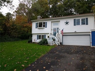 28 Nardolillo St, Johnston, RI 02919