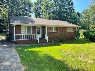 411 Cade St, Hartwell, GA 30643