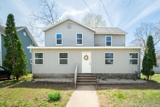 131 Grove St, Allegan, MI 49010