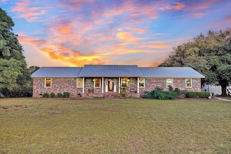 203 Hickory Nut Dr, Harleyville, SC 29448