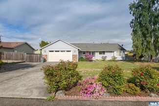 351 Duke Dr, Sequim, WA 98382