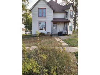 203 1st Ave, Elberon, IA 52225