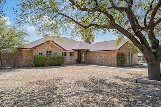 112 Medicine Bow Trail, Del Rio, TX 78840