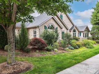 207 Summerfield Place, Flat Rock, NC 28731