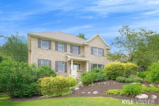 2376 Cascade Lakes Cir SE, Grand Rapids, MI 49546