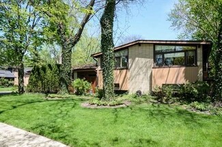 9355 Lincolnwood Dr, Evanston, IL 60203