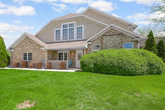 902 Boxwood Dr, Munster, IN 46321