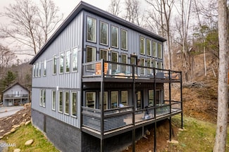 456 Winfield Heights Rd, Gatlinburg, TN 37738