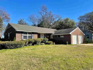 1108 N 2nd St, Mc Gehee, AR 71654