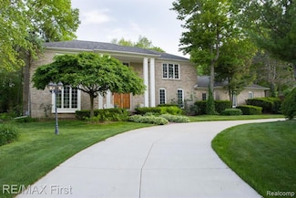 2983 Woodcreek Way, Bloomfield Hills, MI 48304