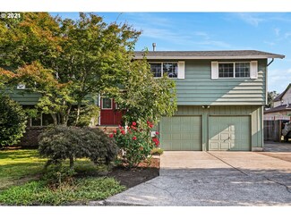 12413 Blue Ridge Dr, Oregon City, OR 97045