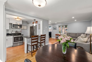 106 Pierce Rd Unit 106, Watertown, MA 02472