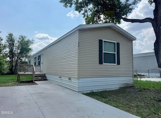 213 S Prairie Ln, Mandan, ND 58554