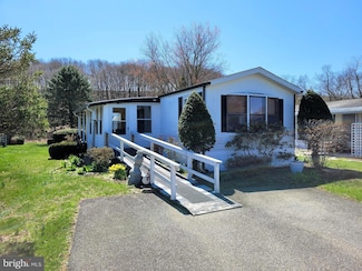 49 Blarney Cir, Mohrsville, PA 19541
