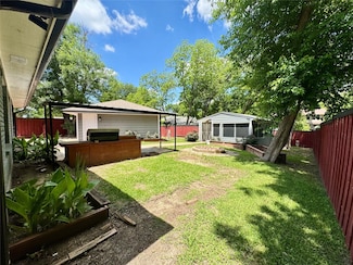 329 Allegheny Trail Ln, Garland, TX 75043