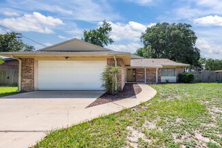 35 9th St, Shalimar, FL 32579
