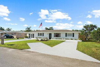 2047 SE Monroe St, Stuart, FL 34997