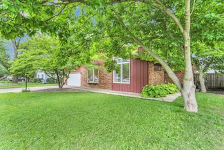 3310 Roxford Dr, Champaign, IL 61822