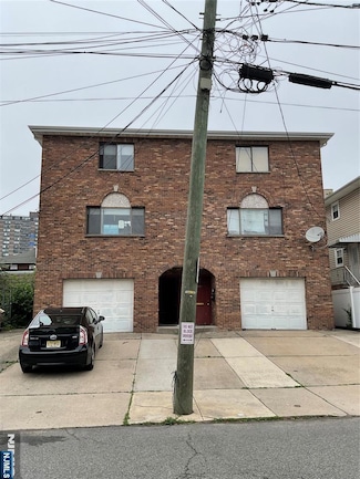303 Grant Ave, Cliffside Park, NJ 07010