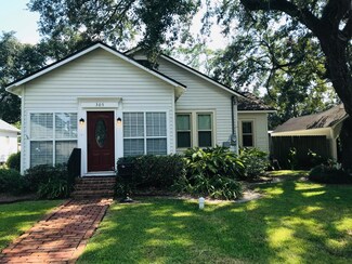 305 5th St, Abbeville, LA 70510